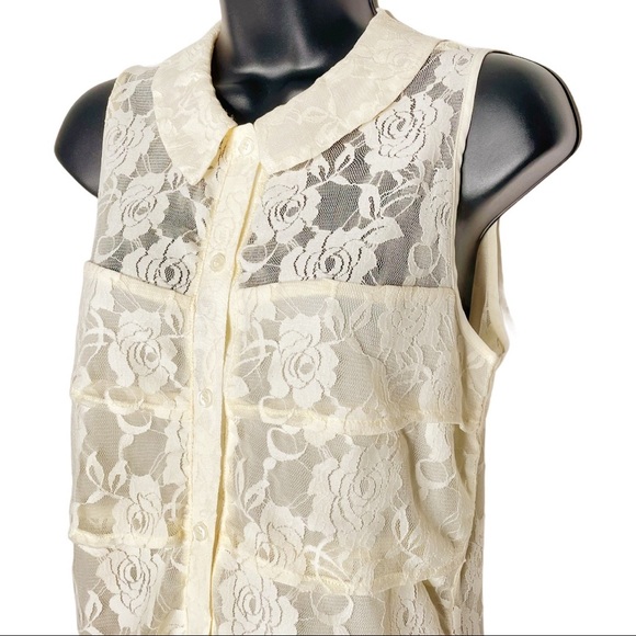 MAURICES sleeveless lace button up blouse | S - Picture 3 of 6